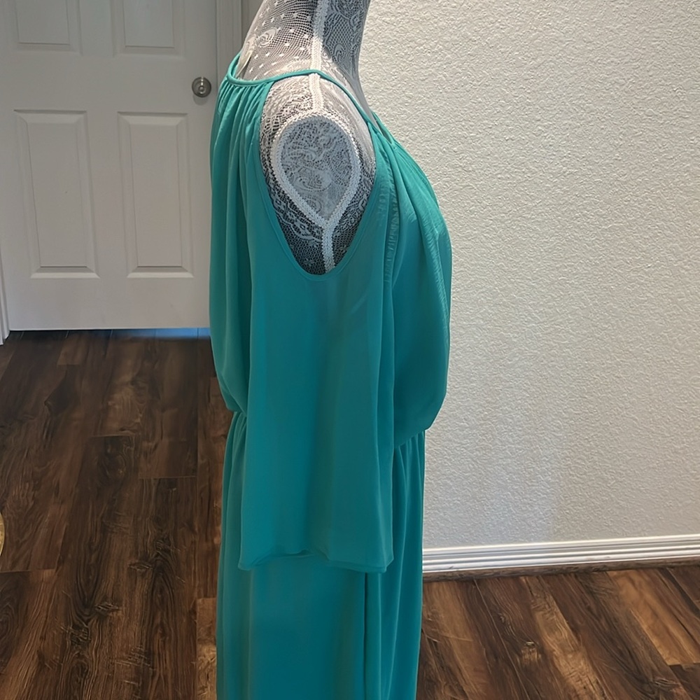Cold Shoulder Dress - Picture 2 of 5